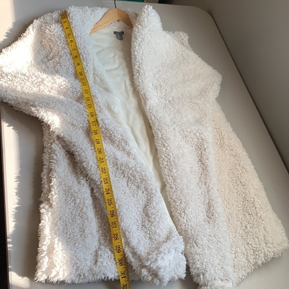 Aerie Sherpa Vest - Picture 13 of 15